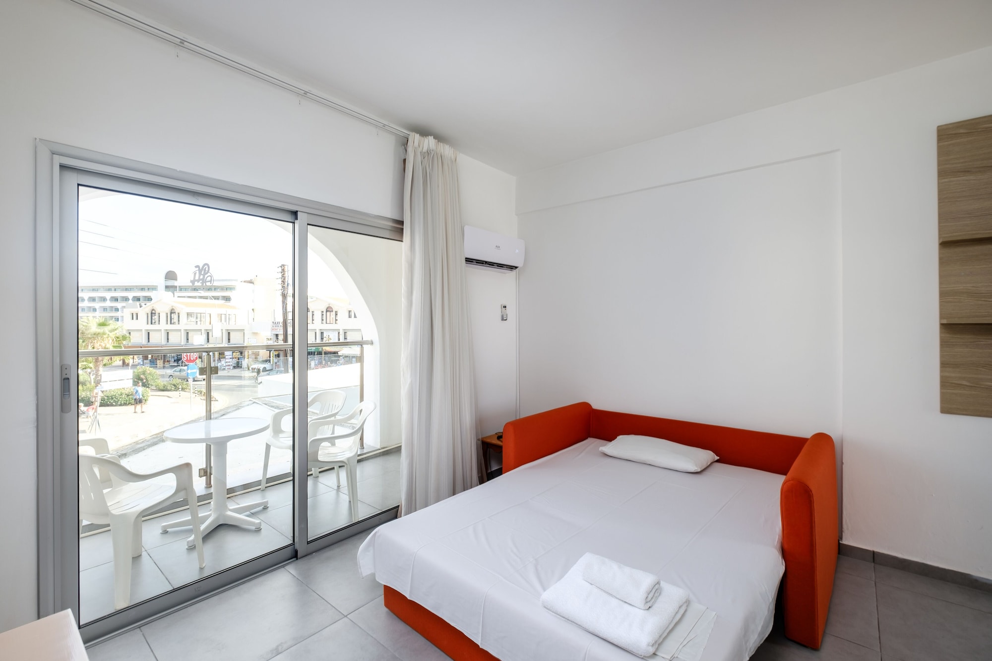 1 BEDROOM, DELUXE, APARTMENT