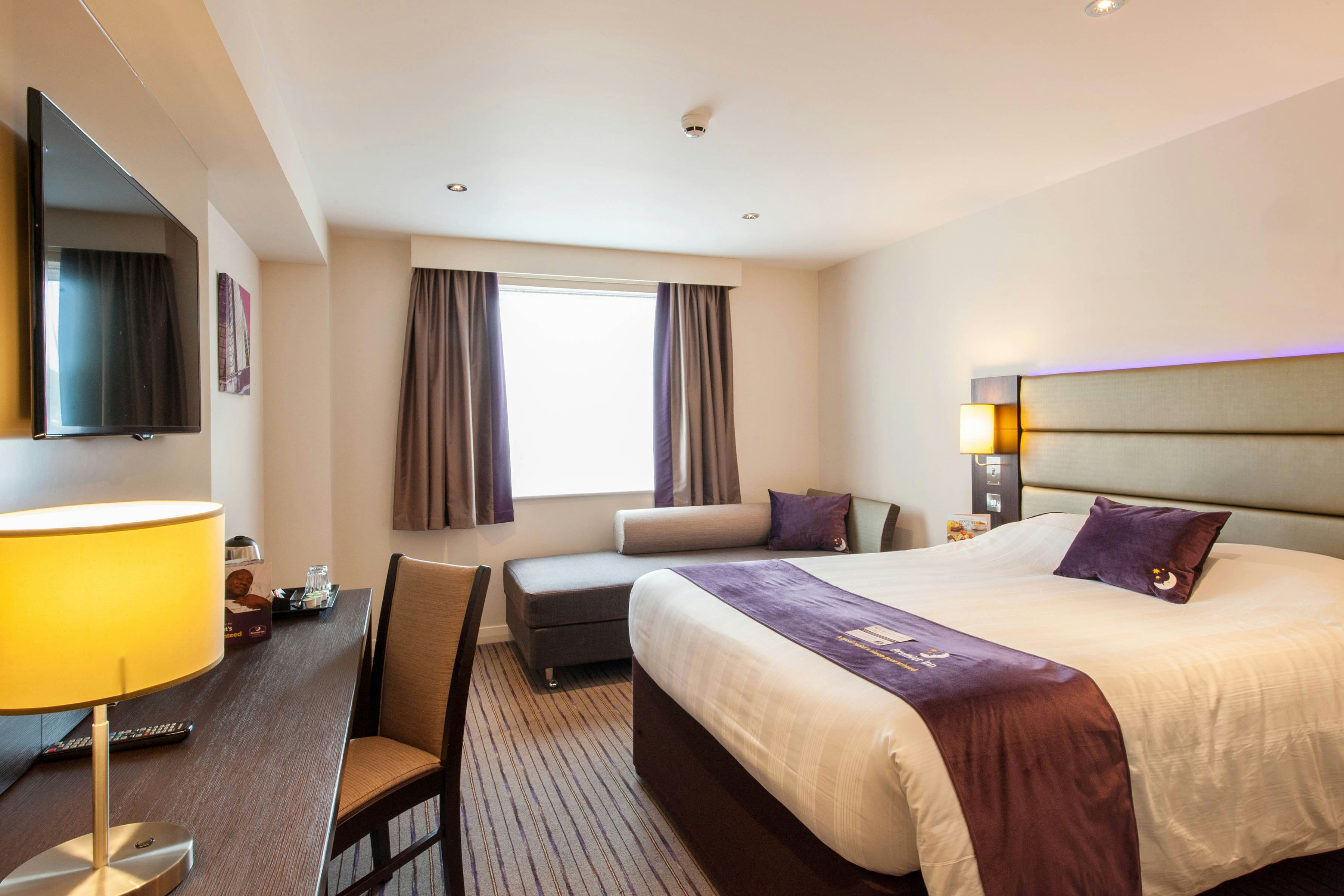 Premier Inn Stoke-On-Trent (Hanley) Hotel 19/35