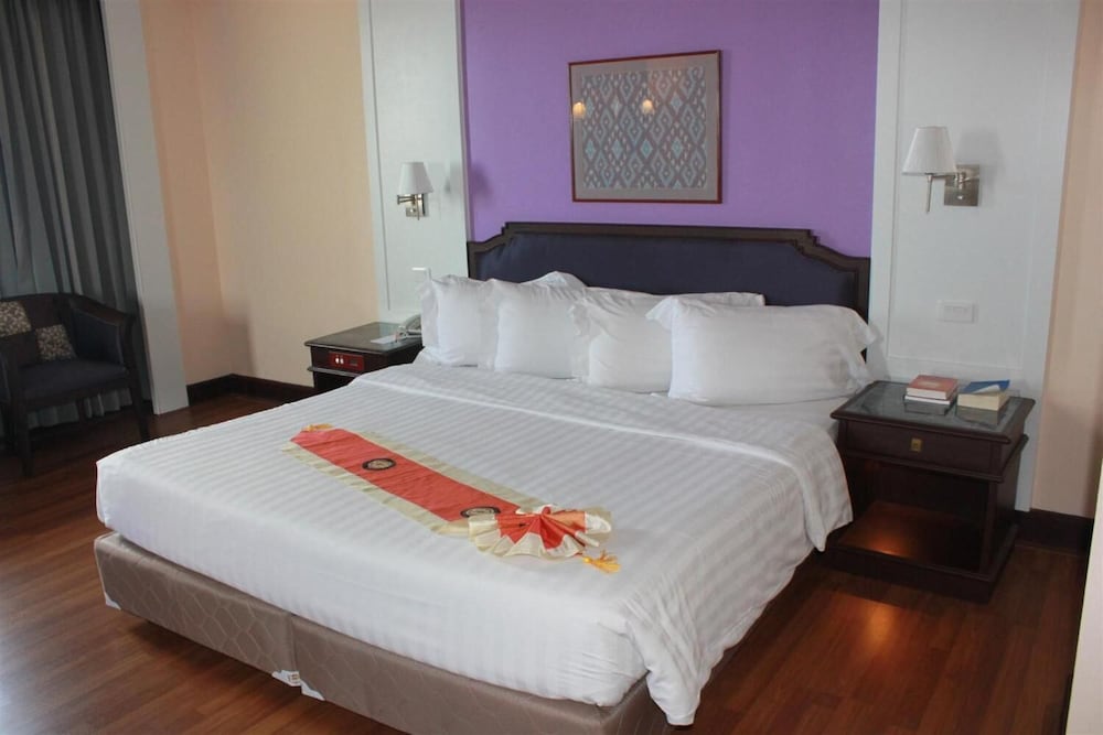 Charoenthani Khonkaen Hotel 11/56