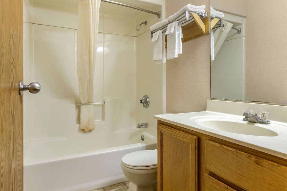 Econo Lodge Traverse City South 6/31