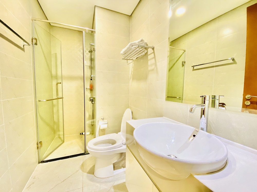 Christine S Saigon Apartment 46/50