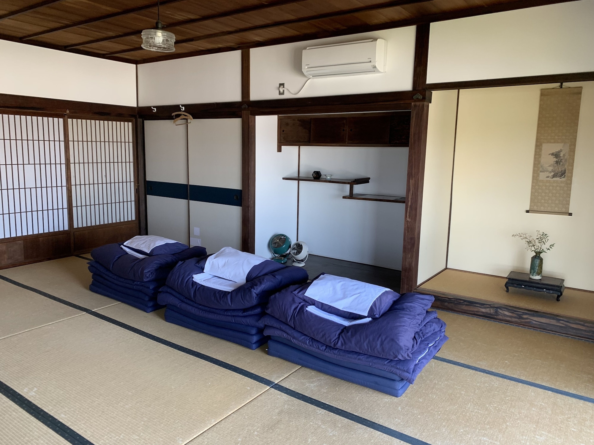 Mixed Dorm, 12 People, Tatami