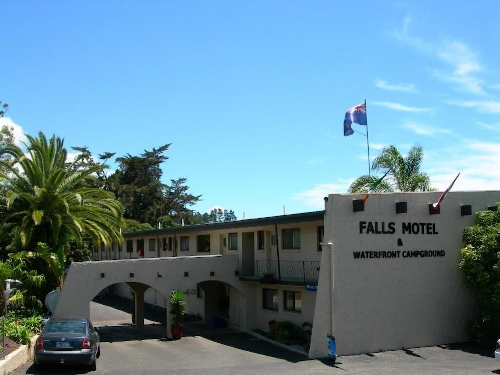 Falls Motel & Waterfront Campground 58/66
