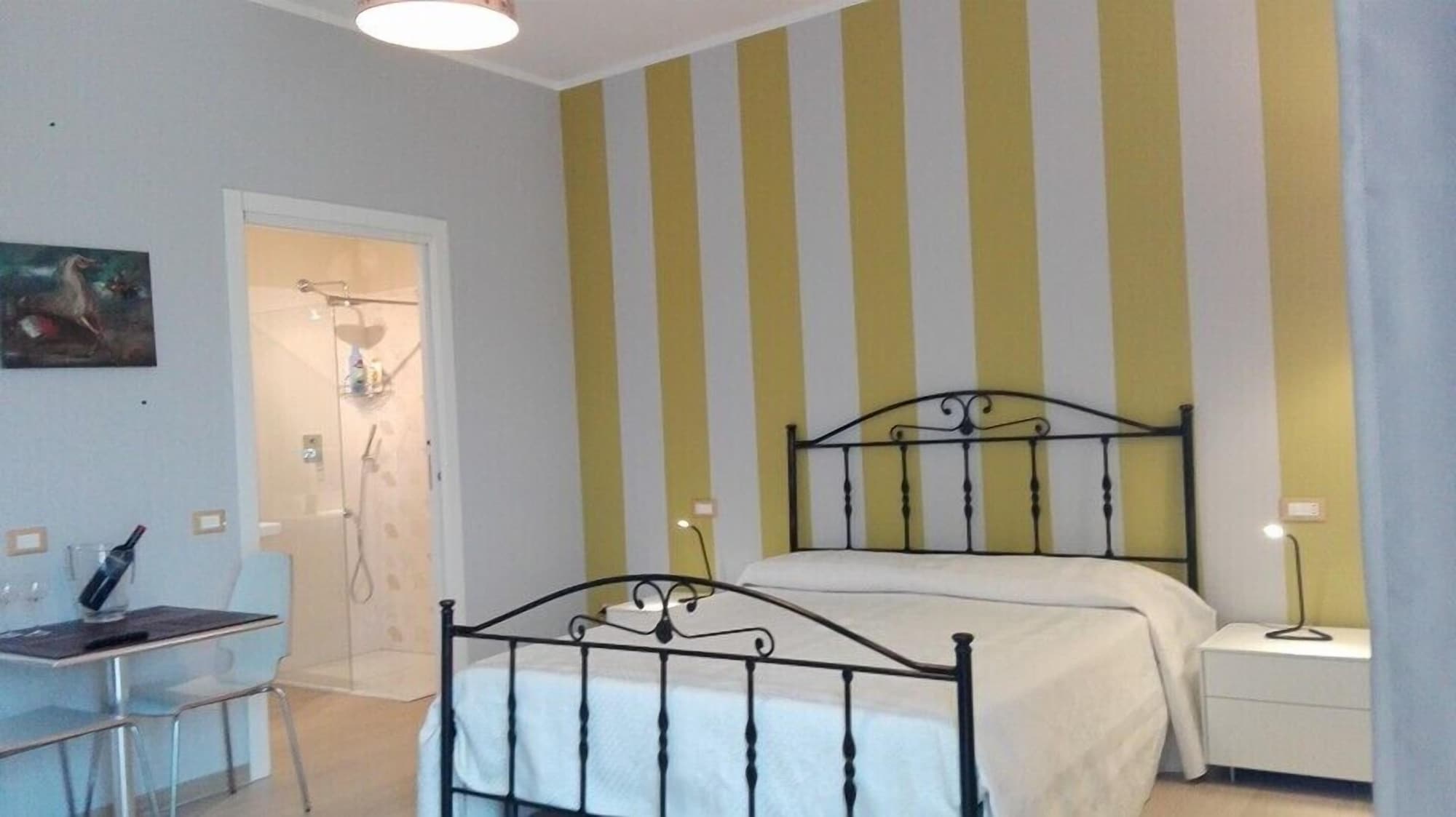 SUPERIOR, APARTMENT, KITCHEN, GARDEN AREA