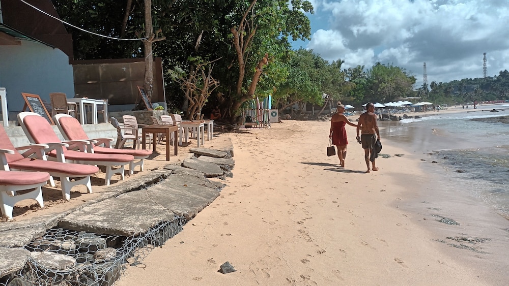 Coral Beach Hotel 19/23
