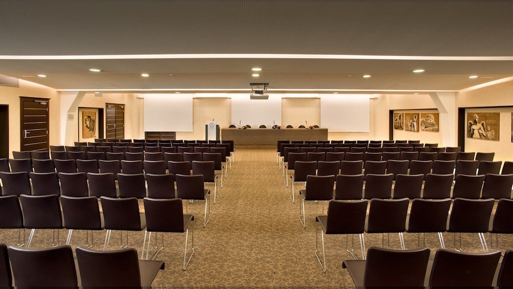 Regina Margherita Hotel 52/56