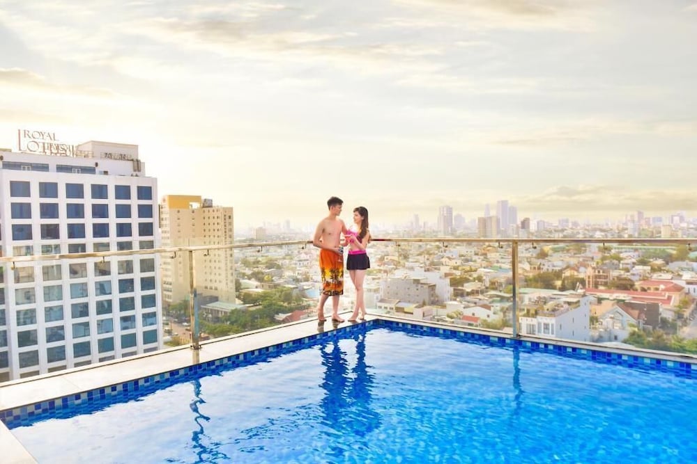 Ritzy Boutique Hotel Da Nang 55/77