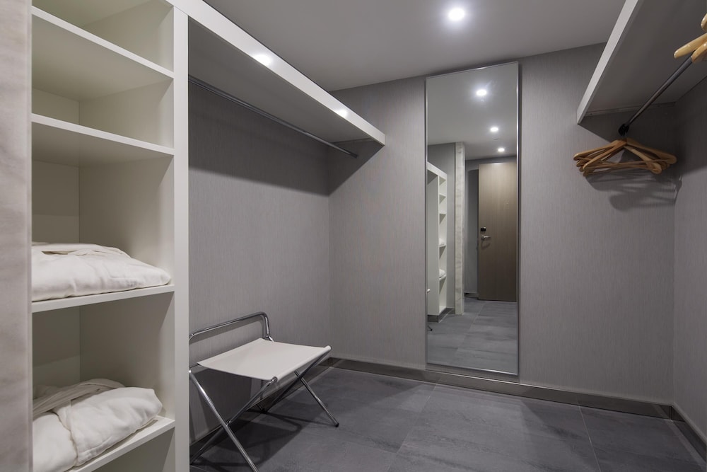 The Sense De Luxe Hotel 50/50