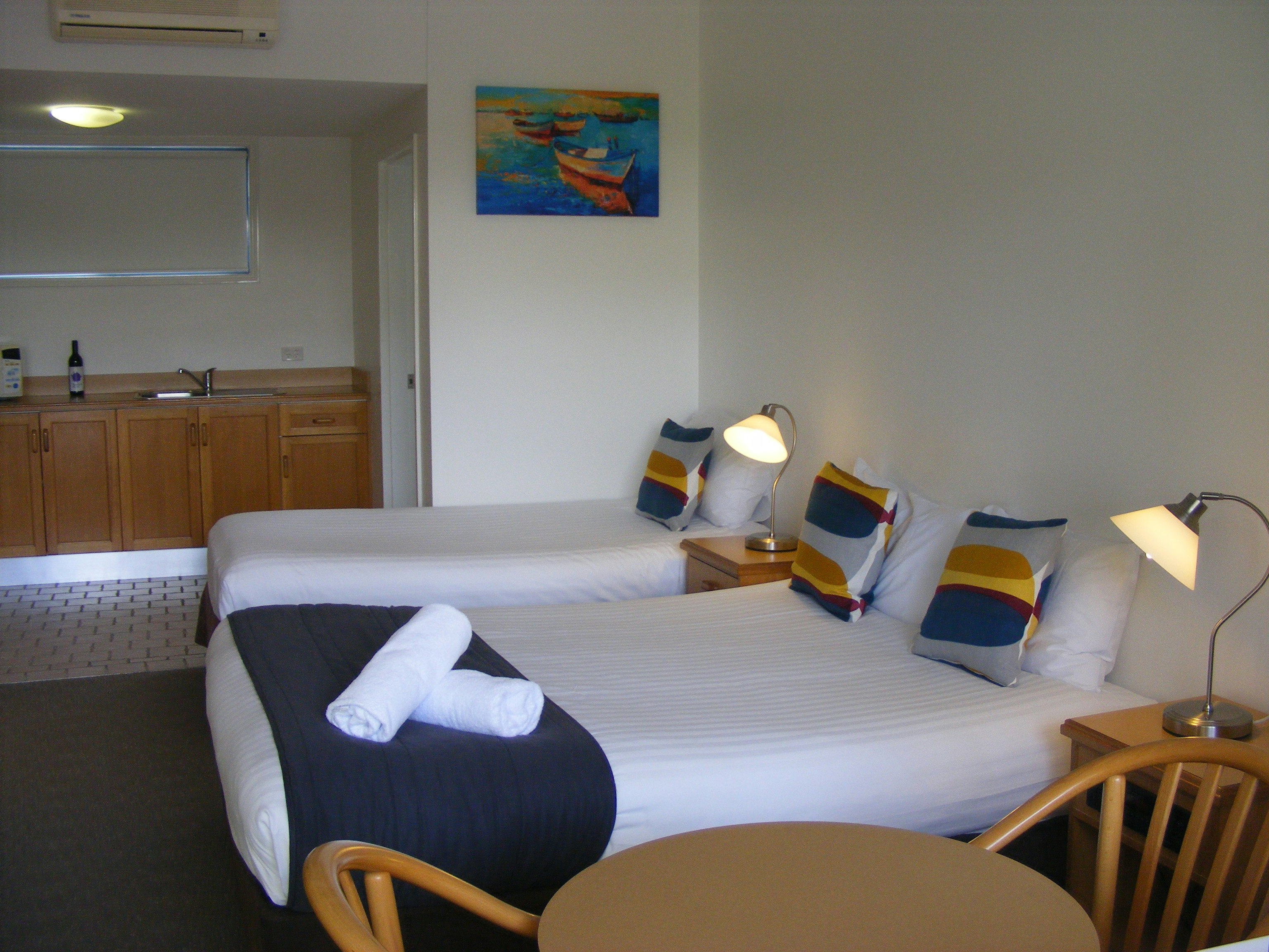 ROCKPOOL MOTOR INN 5/6