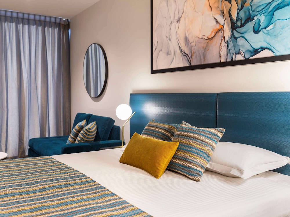 Mercure Canberra Belconnen 22/69