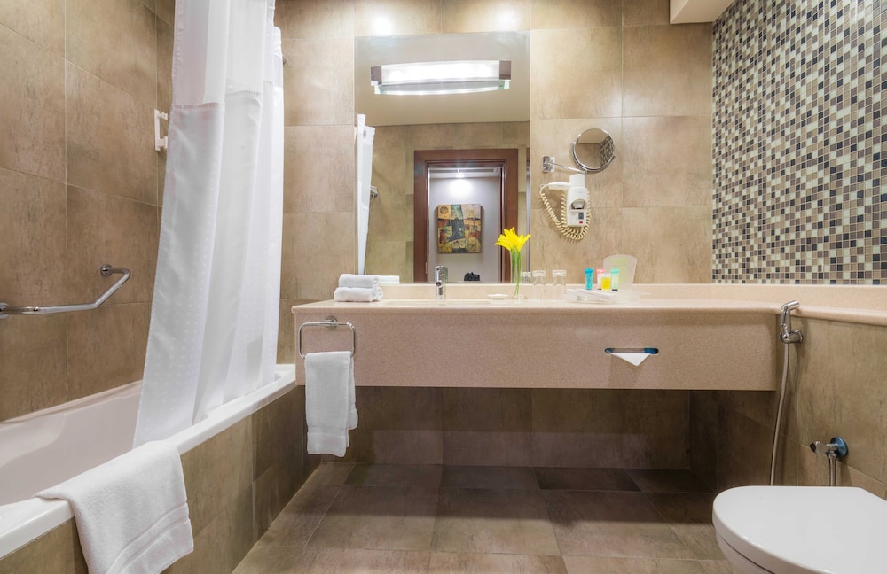 Holiday Inn Al Qasr 49/50
