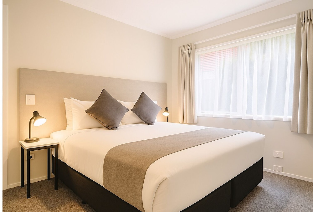 1 Bedroom, Superior, King and Twin Beds, Bathtub