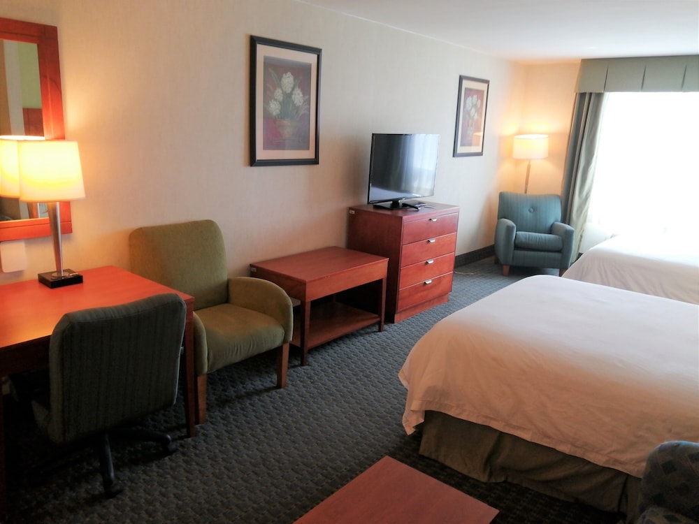 Holiday Inn Express Hotel and Suites Toluca Zona Aeropuerto 35/72