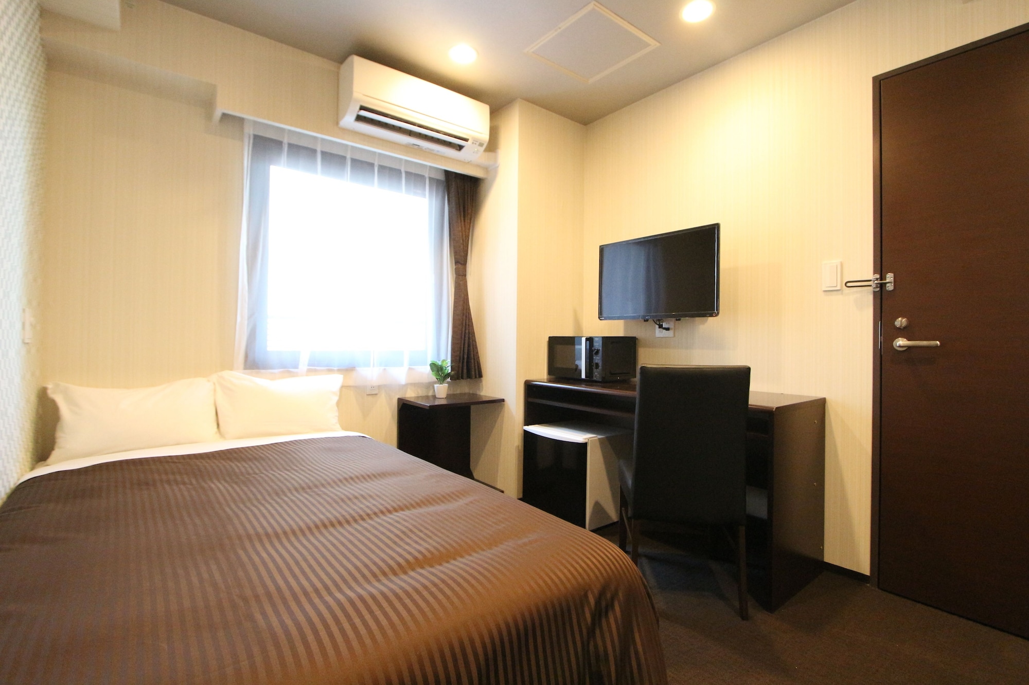 ROOM, SEMI DOUBLE BED, SMOKING
