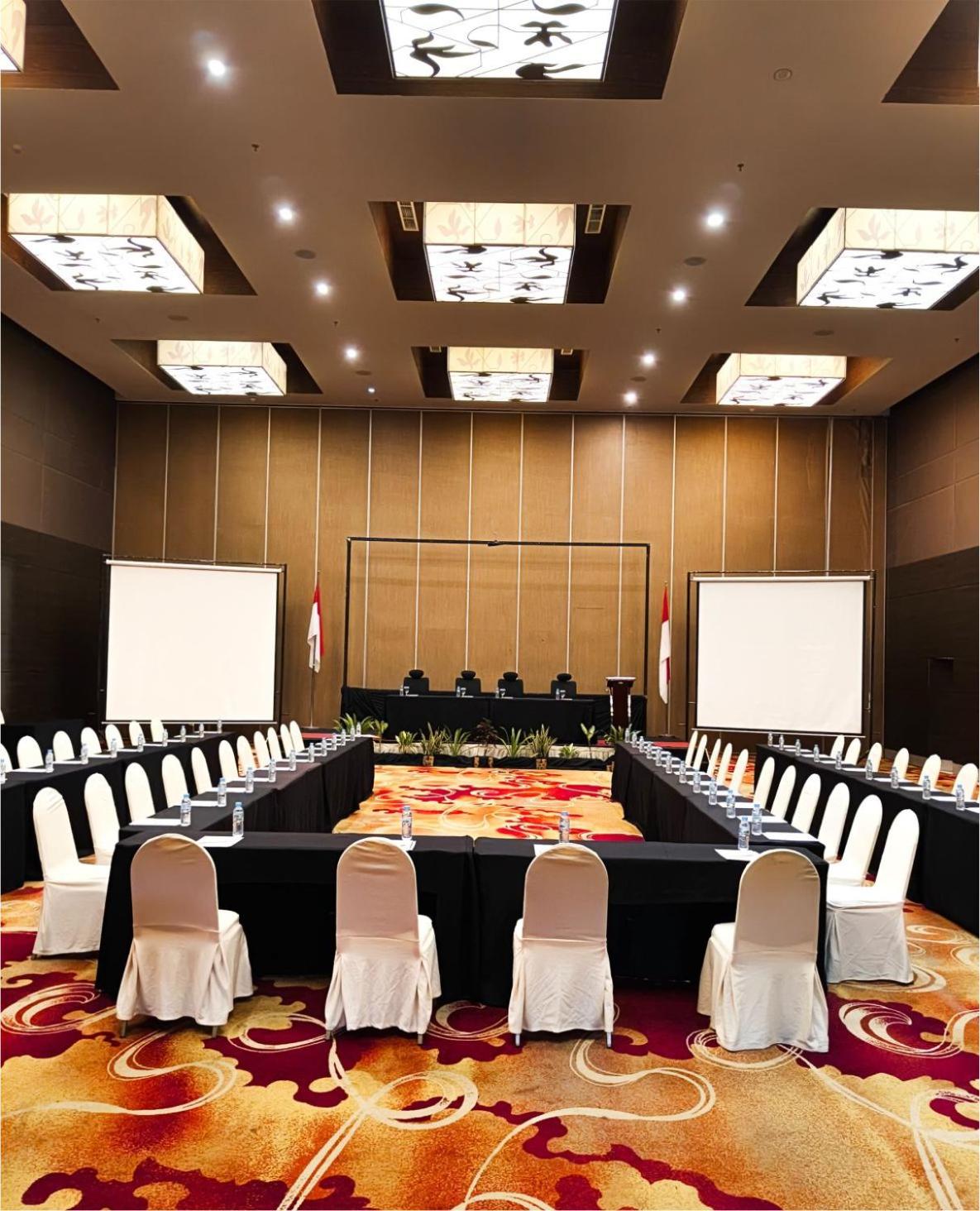 Soll Marina Hotel And Conference Center Bangka 43/47