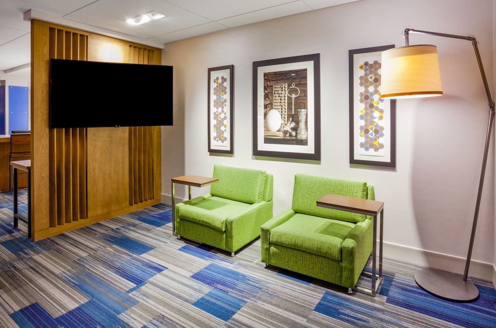 Holiday Inn Express And Suites Des Moines Downtown 38/55