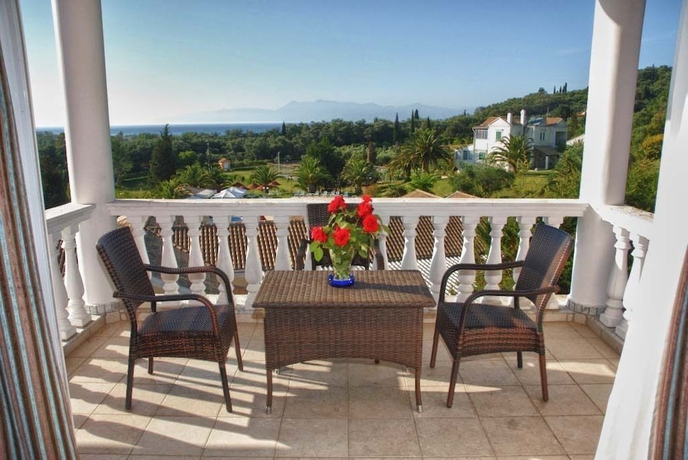 Rebeccas Village Corfu 36/50