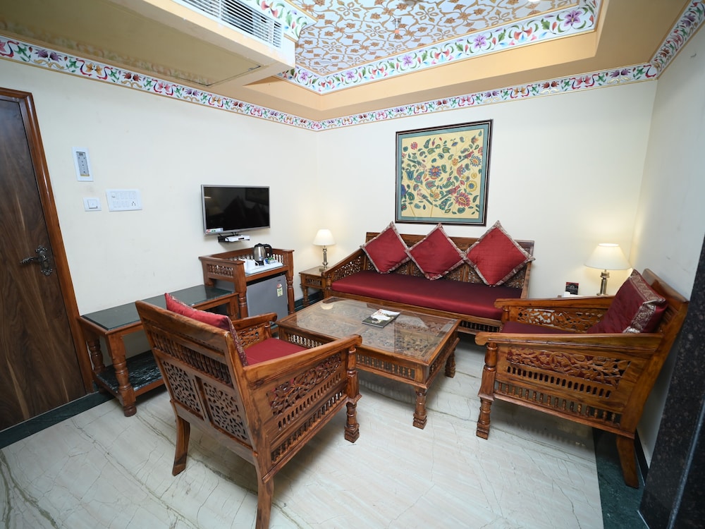 Fort Chandragupt Hotel 18/32