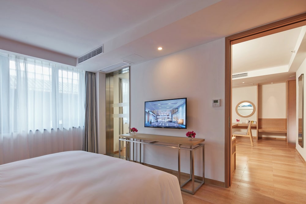 HOLIDAY INN EXPRESS ZHEJIANG QIANXIA LAKE 21/49