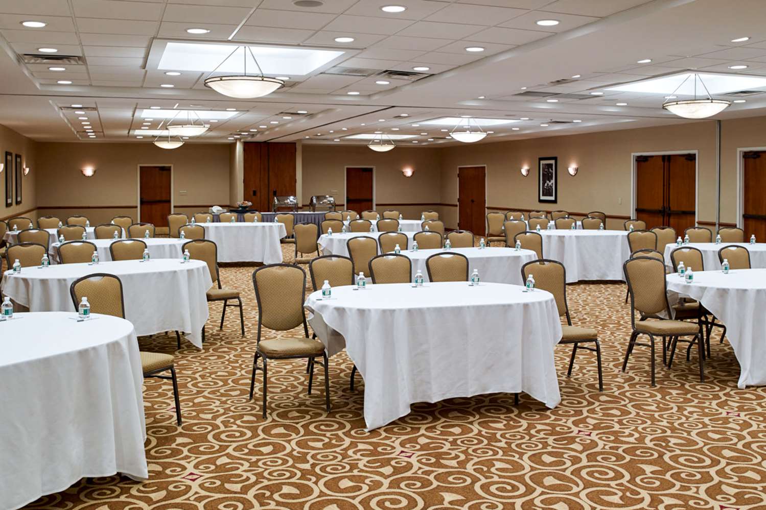 Clarion Hotel Portland Airport ME 14/16