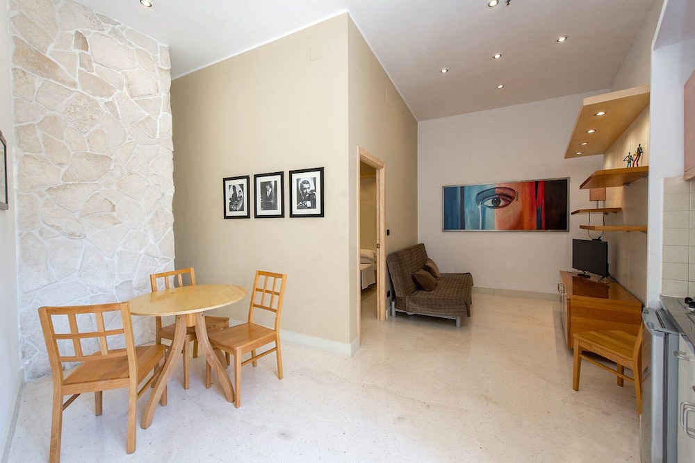 Residence Arco Antico 50/77