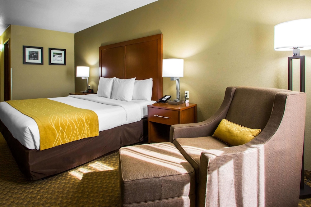 Comfort Inn & Suites Springfield I-44 16/38