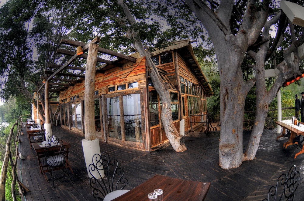 KEN RIVER LODGE 2/24