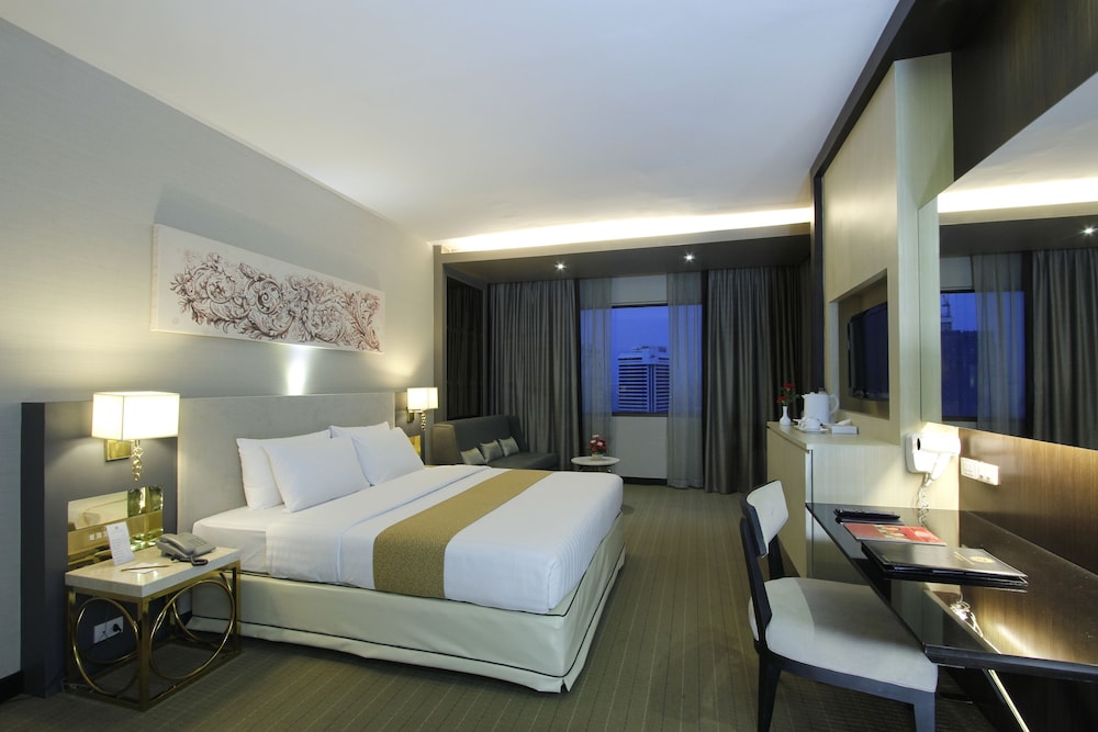 Royal Benja Hotel 7/67