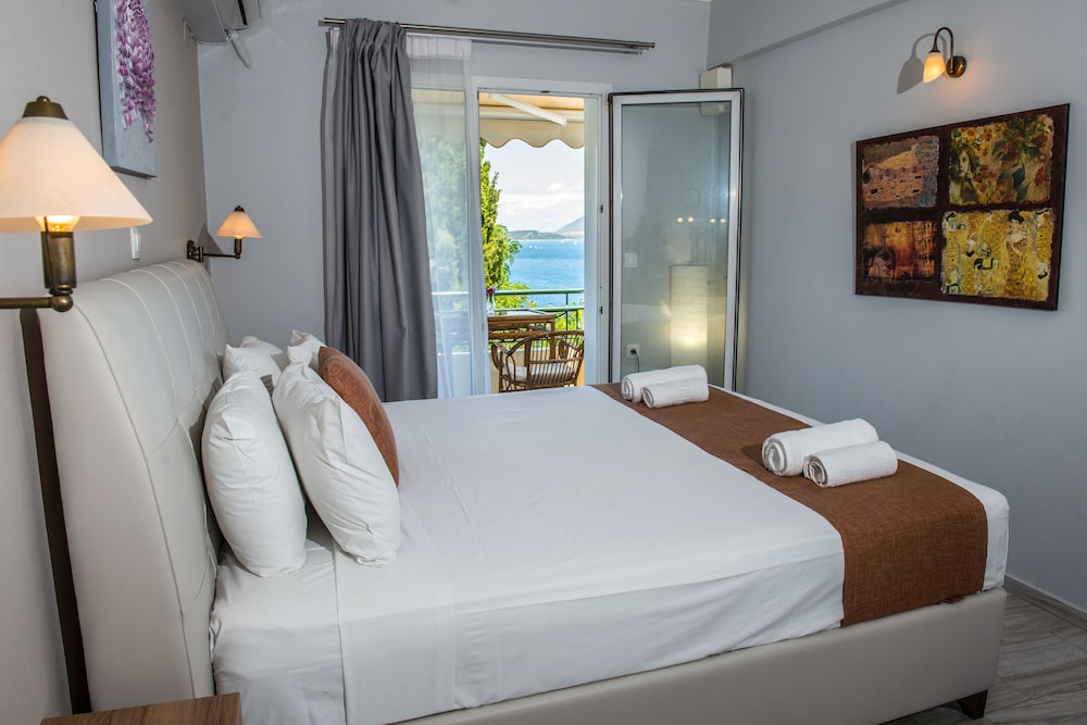 ALIKI HOTEL 27/76