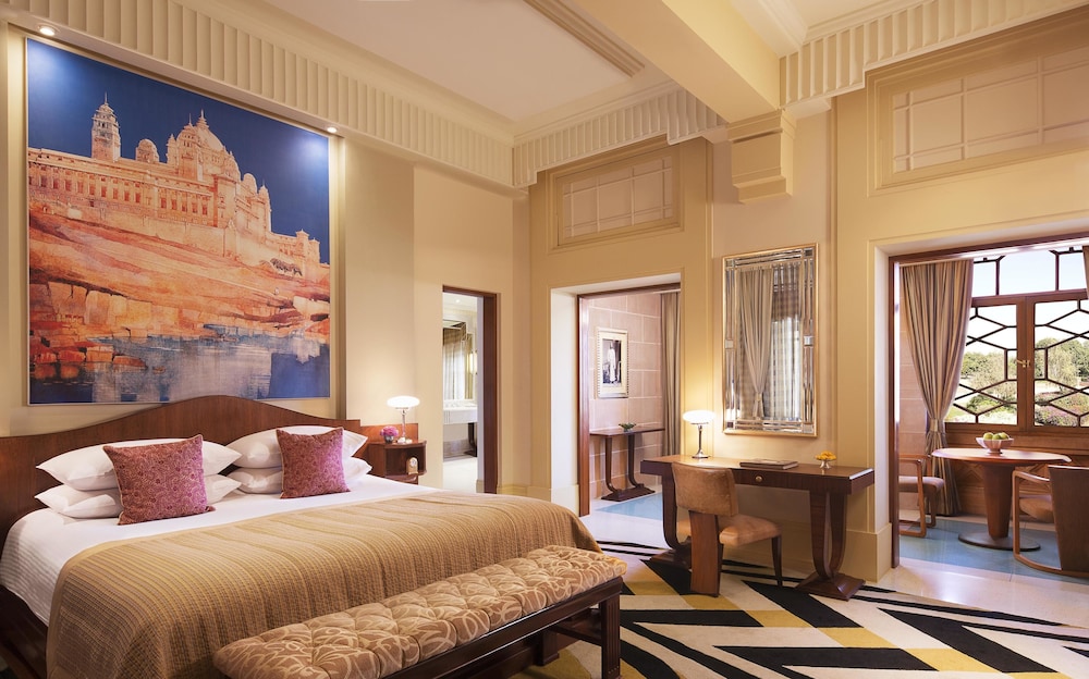 HISTORICAL 1 BEDROOM SUITE
