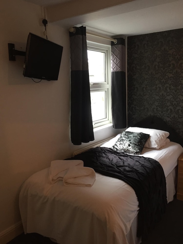Victoria Hotel 11/40