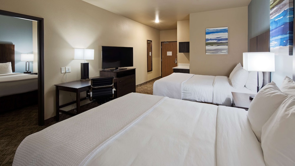 Best Western Golden Spike Inn & Suites 10/33