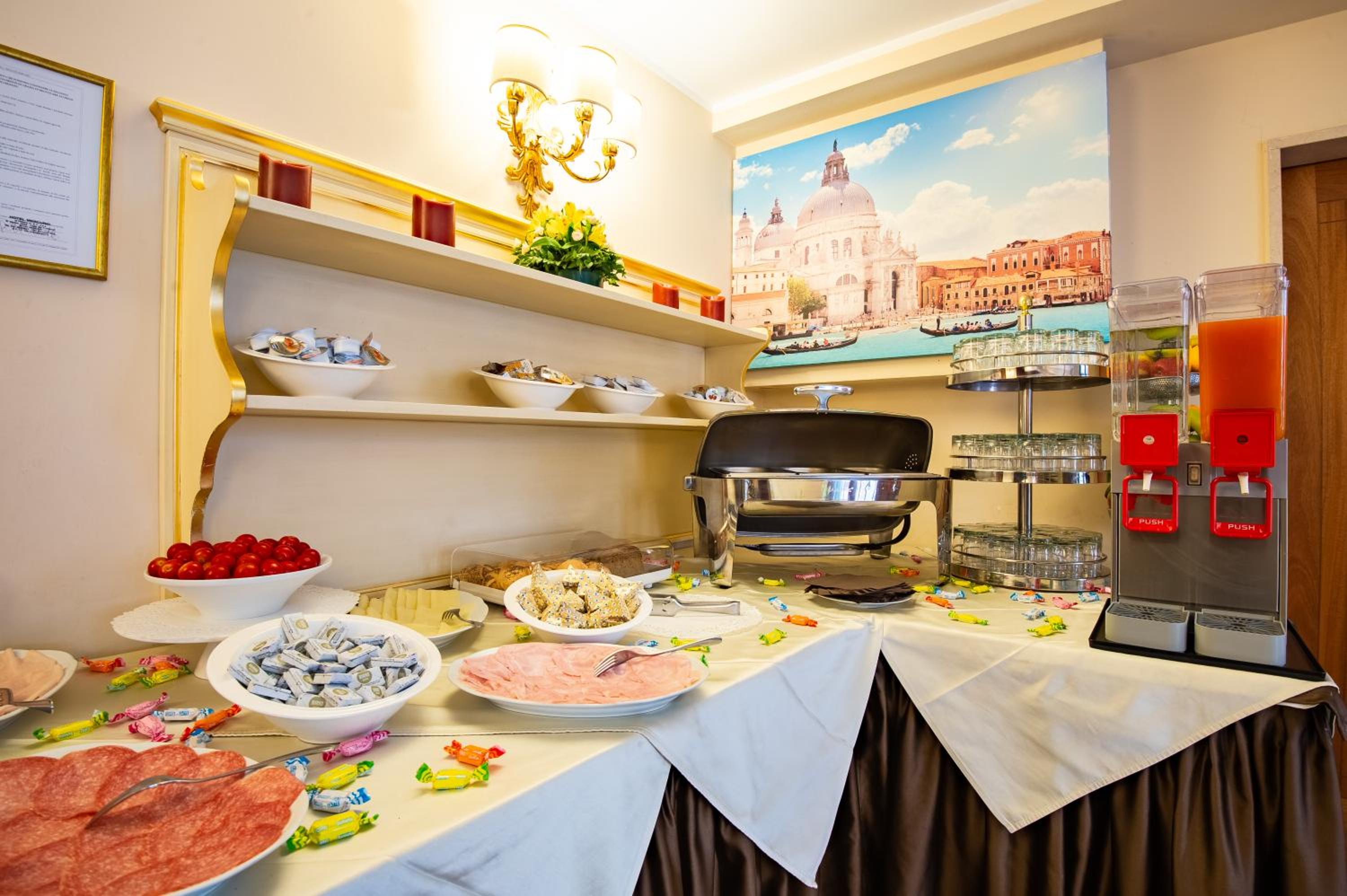 Hotel Mercurio 43/56