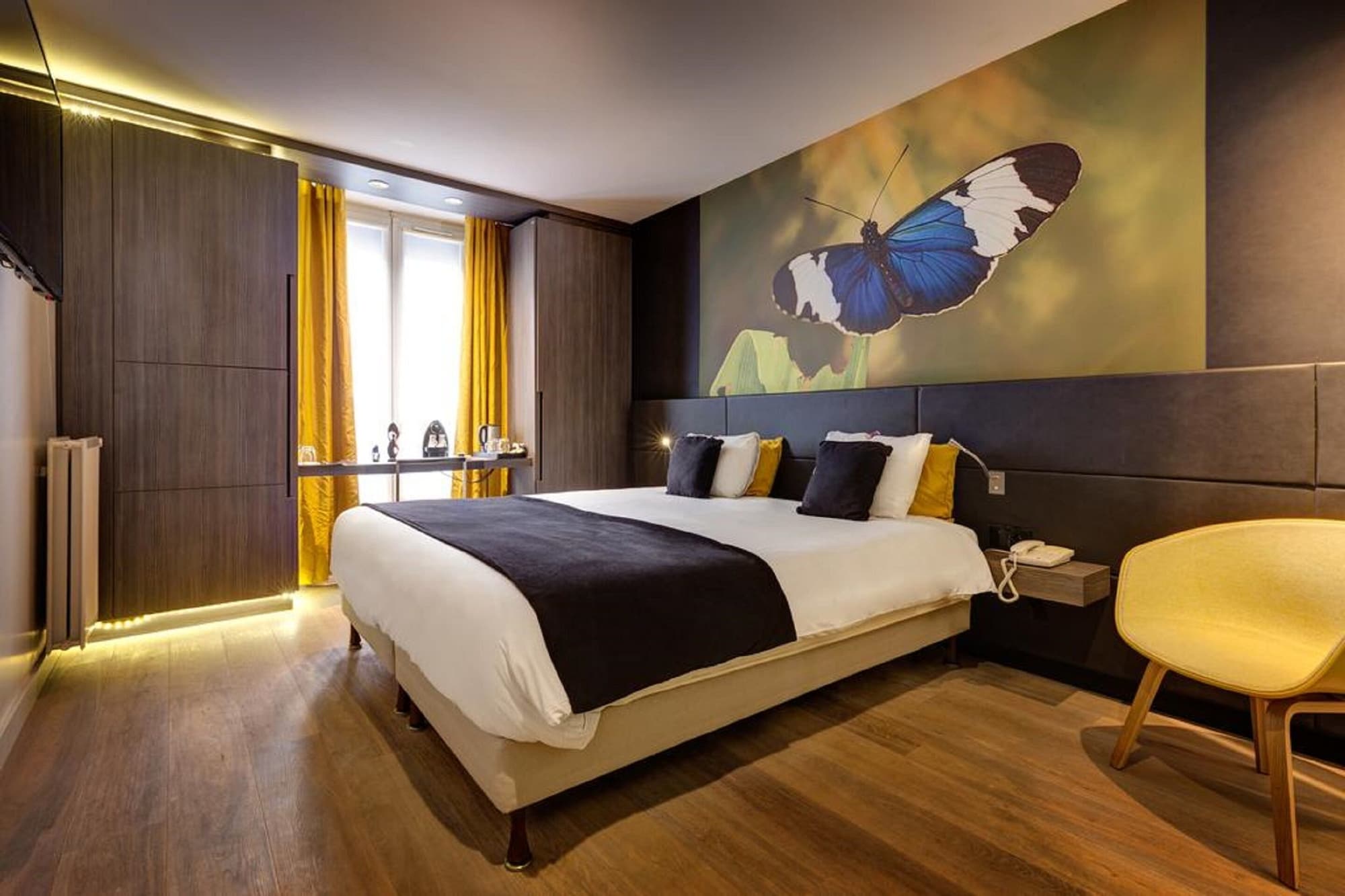 DELUXE, DOUBLE BED