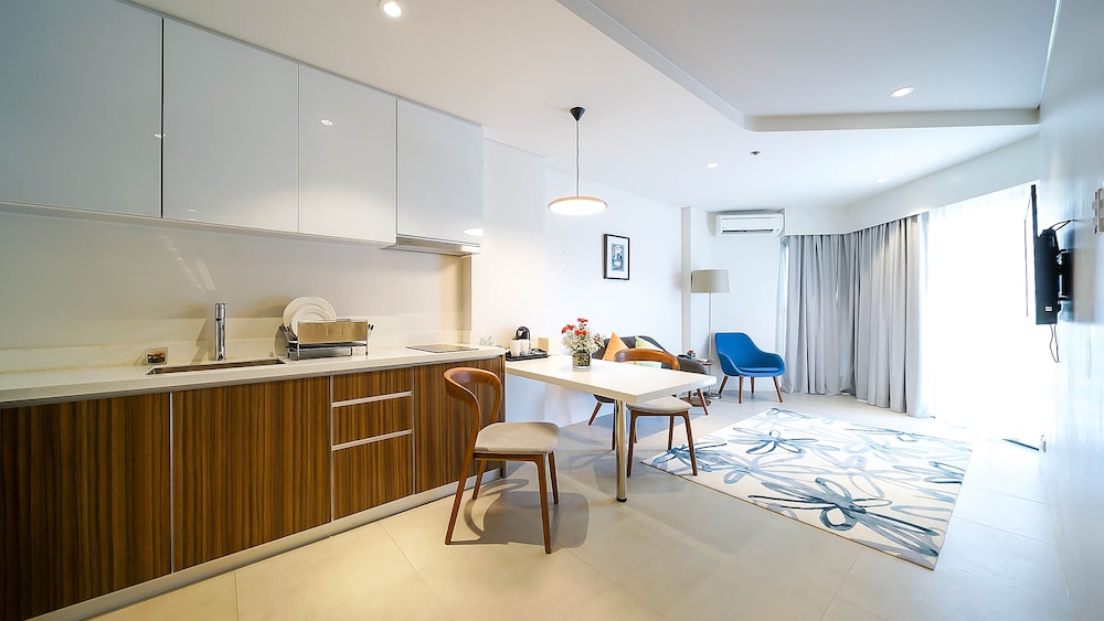 Tambuli Seaside Resort and Spa 16/35