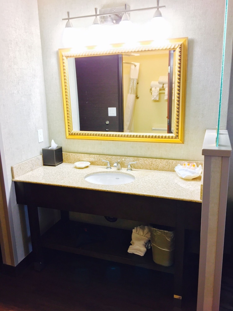 Elizabeth Oceanfront Suites Ascend Hotel Collection 24/46