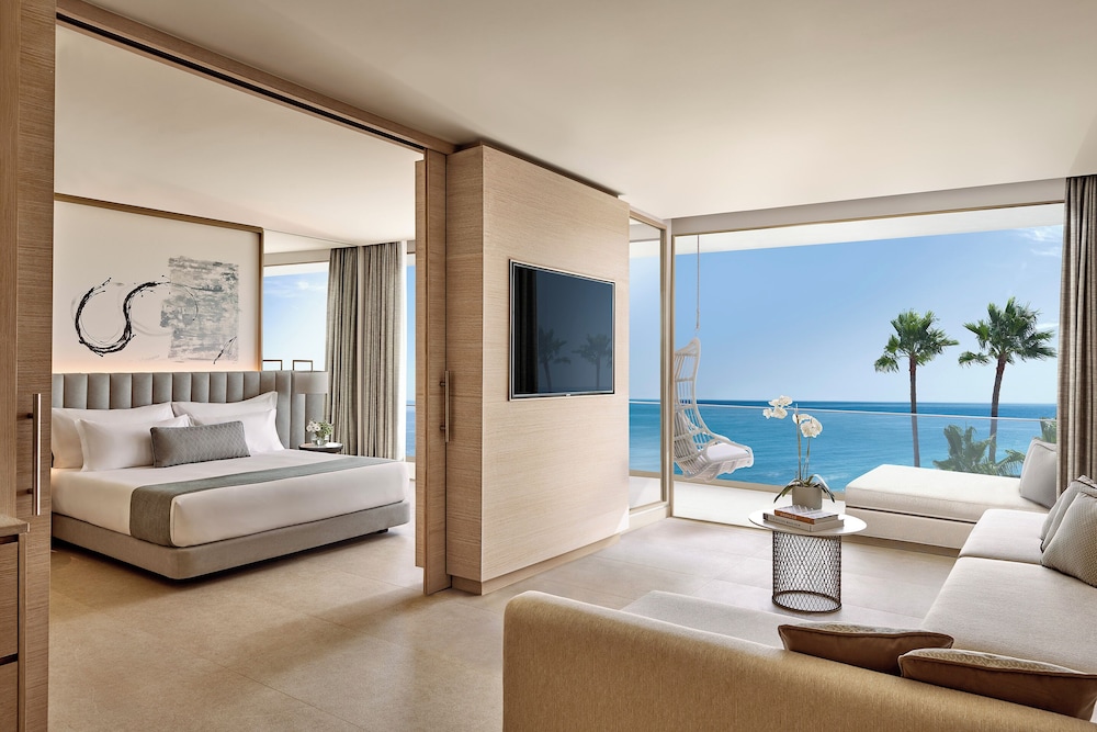 1 Bedroom, Deluxe, Suite, Double Bed, Sea Front, Sofa