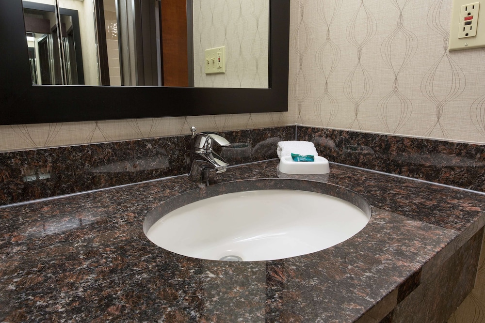 Heritage Inn Suites Houston/Sugar Land, Trademark by Wyndham 47/49