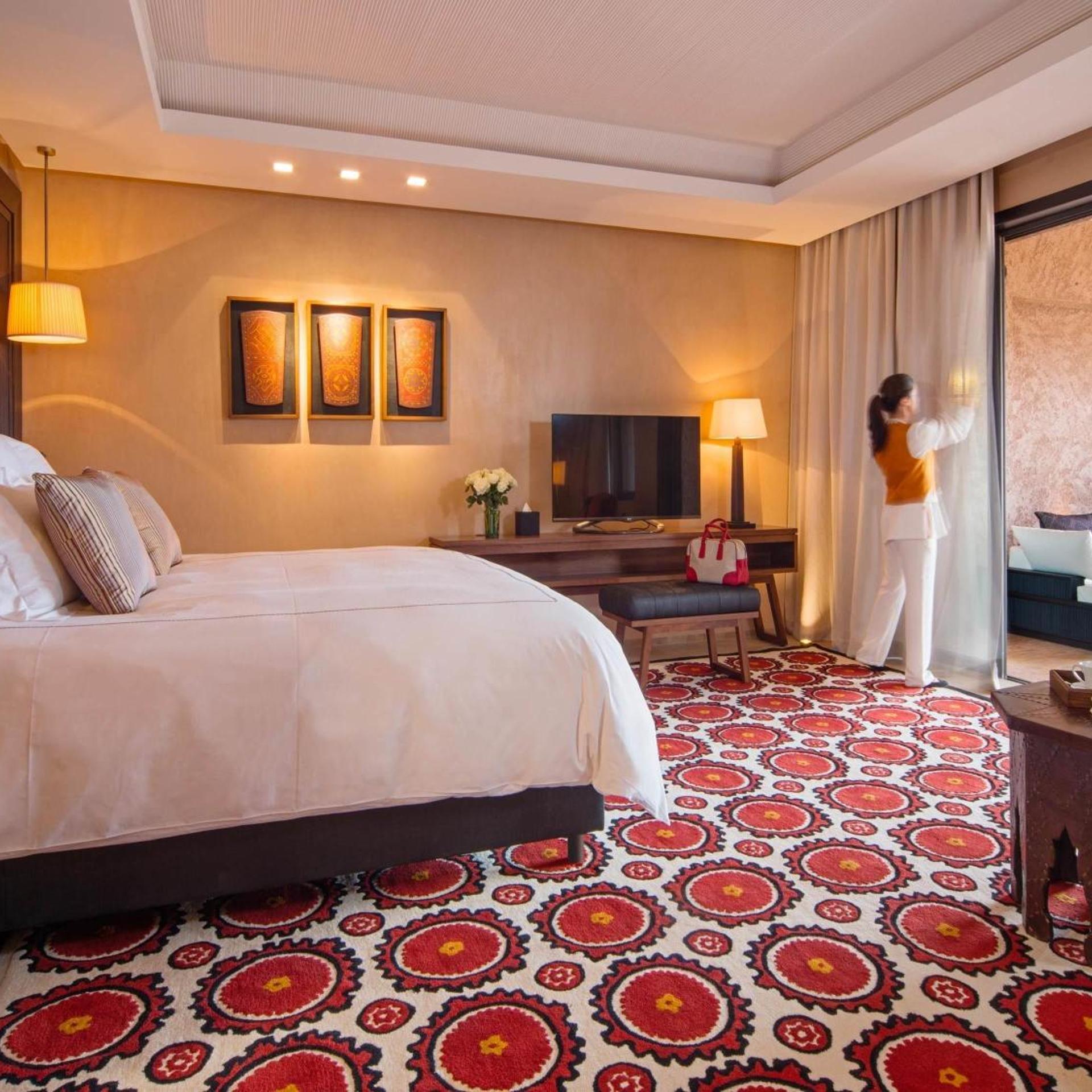 Deluxe, Suite, Double Bed, Mountain View