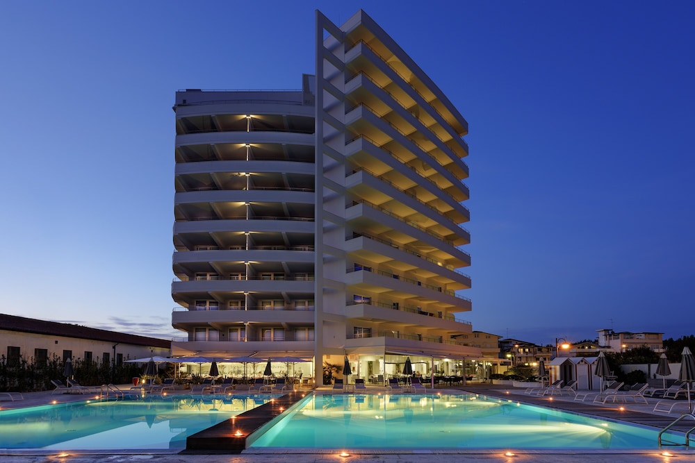 Adriatic Palace Hotel 2/65