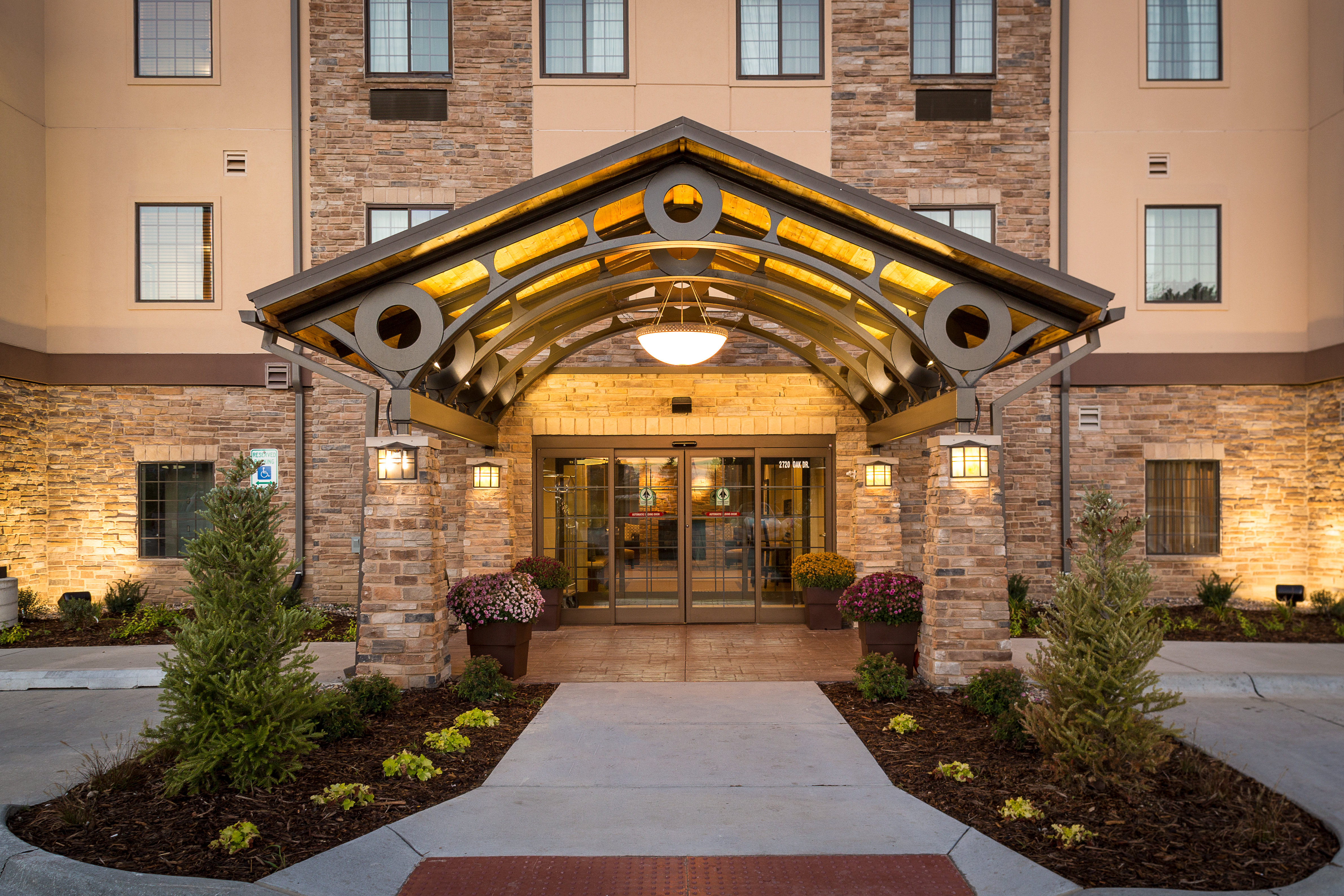 STAYBRIDGE SUITES OMAHA WEST 6/44