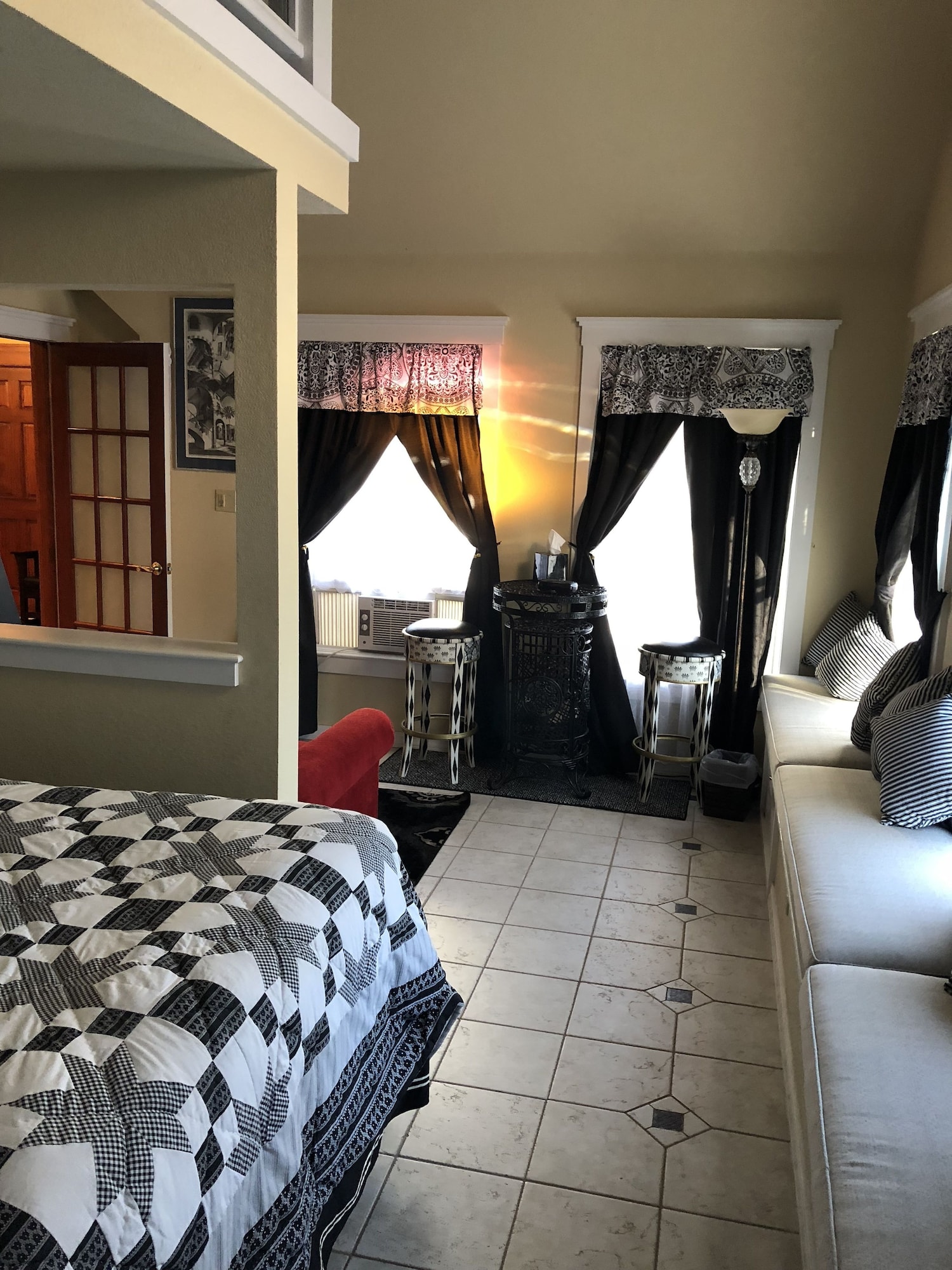 Lodge, Apartment, 1 Queen and 2 King Beds