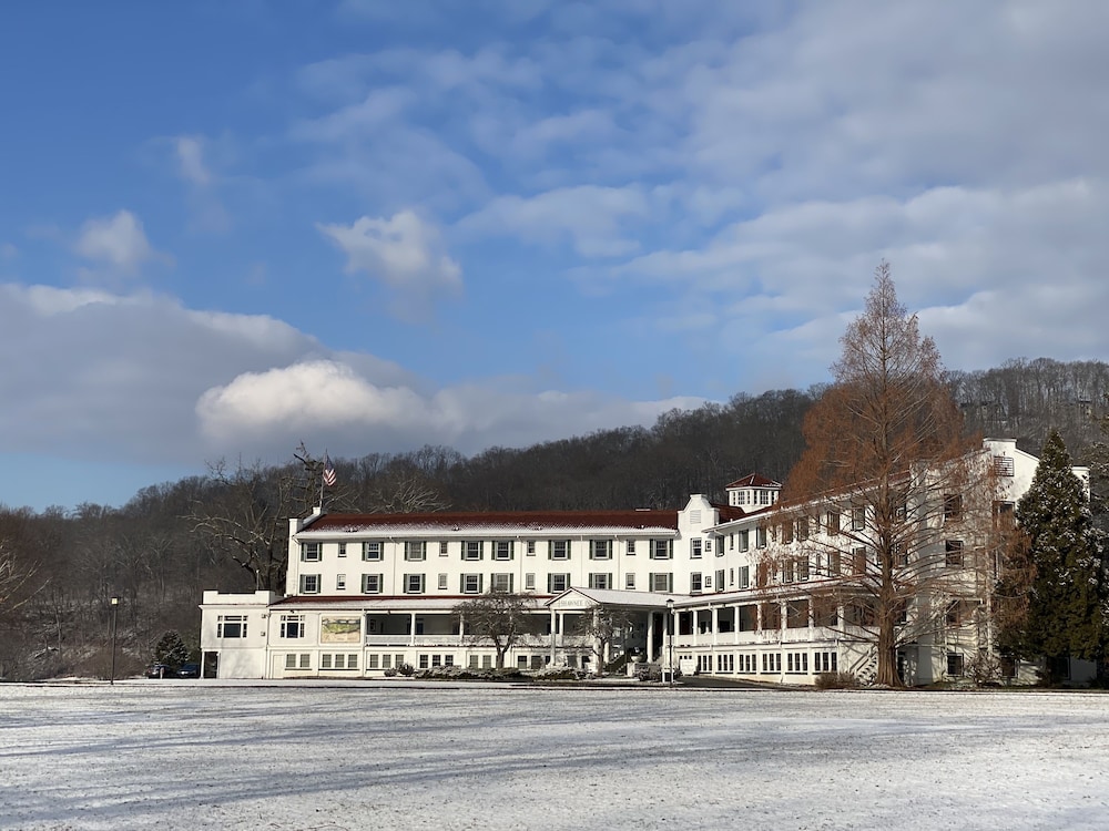 The Shawnee Inn And Golf Resort 2/50