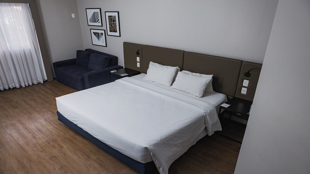 Deluxe, Double Bed