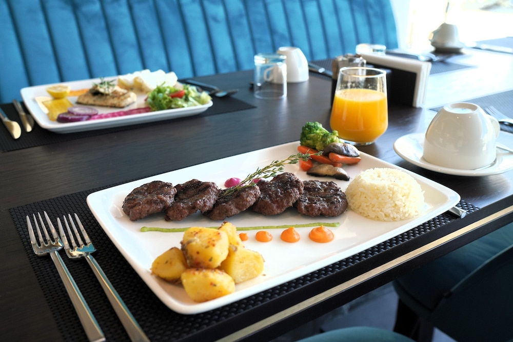 Crowne Plaza Yalova 53/66