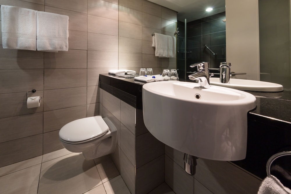 HOLIDAY INN EXPRESS DURBAN - UMHLANGA 42/83