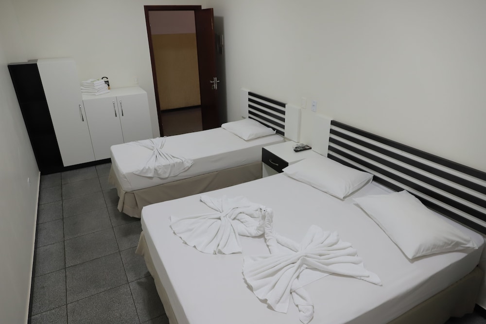 Oft Neves Hotel 12/37