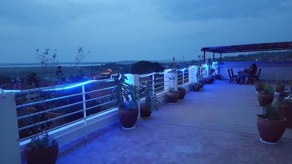 Pulickal Airport Hotel 30/50