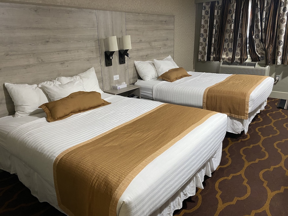 Ramada by Wyndham Medicine Hat 28/75