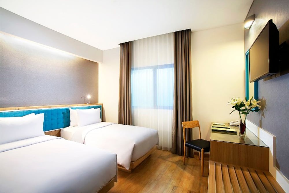 Hotel Santika Kelapa Gading 9/36